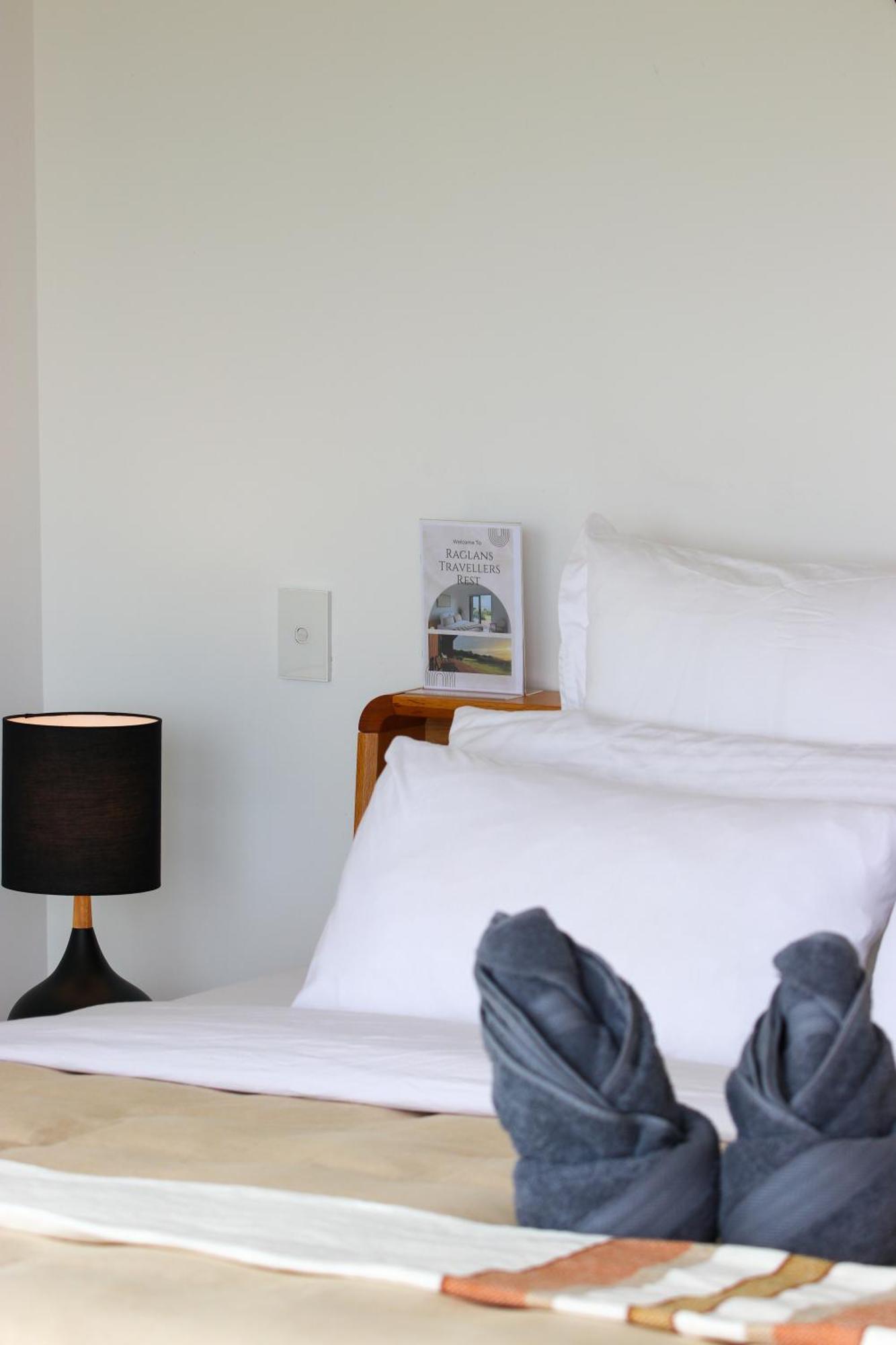 Room At Raglans Travellers Rest Coastal Retreat ภายนอก รูปภาพ